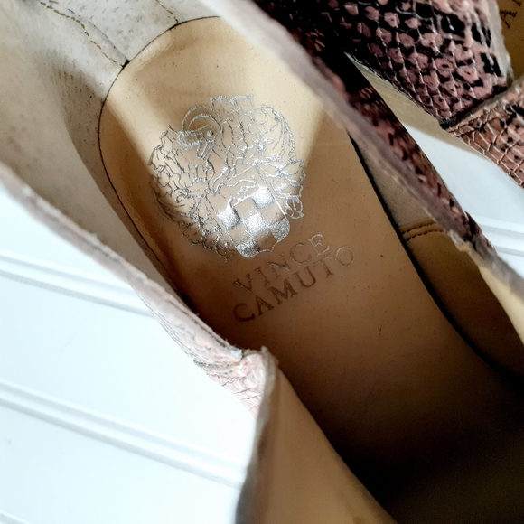 NEW Vince Camuto Gigietta Snakeskin Leather Bootie - Picture 10 of 11